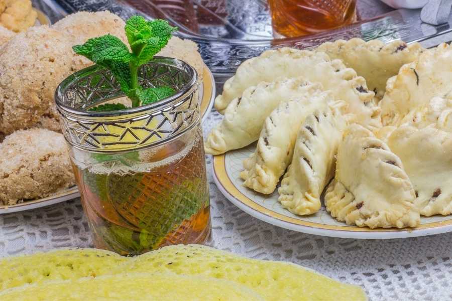 what is tea in morocco served with