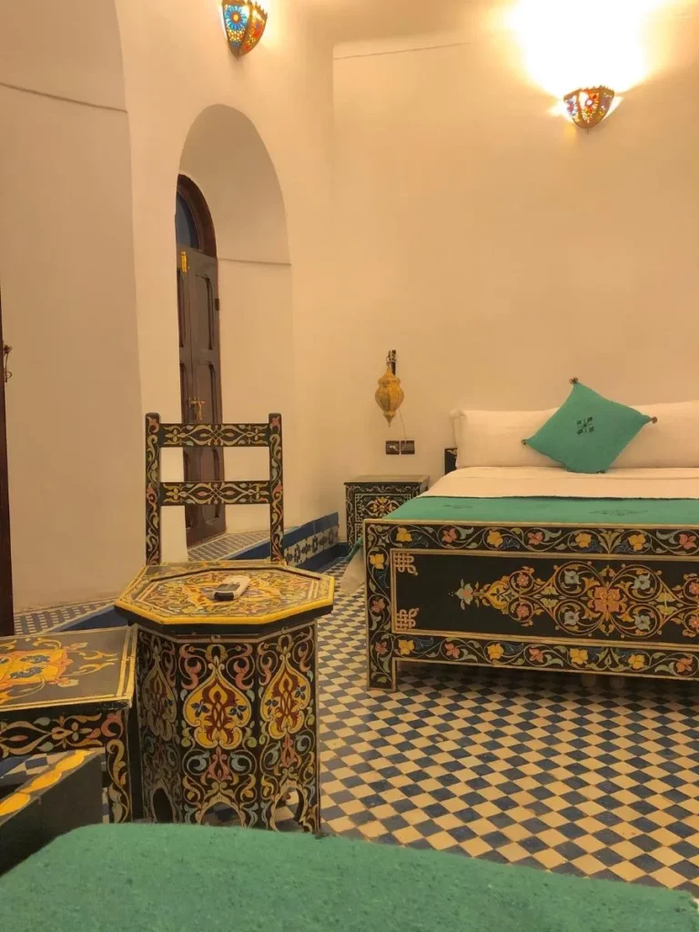 a double bed room in a riad in marrakech